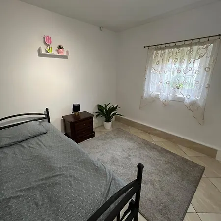 W Dworku Pod Twierdza Apartment