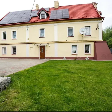 W Dworku Pod Twierdza Apartment *