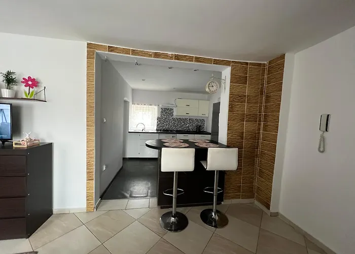 W Dworku Pod Twierdza Апартаменты Клодзко